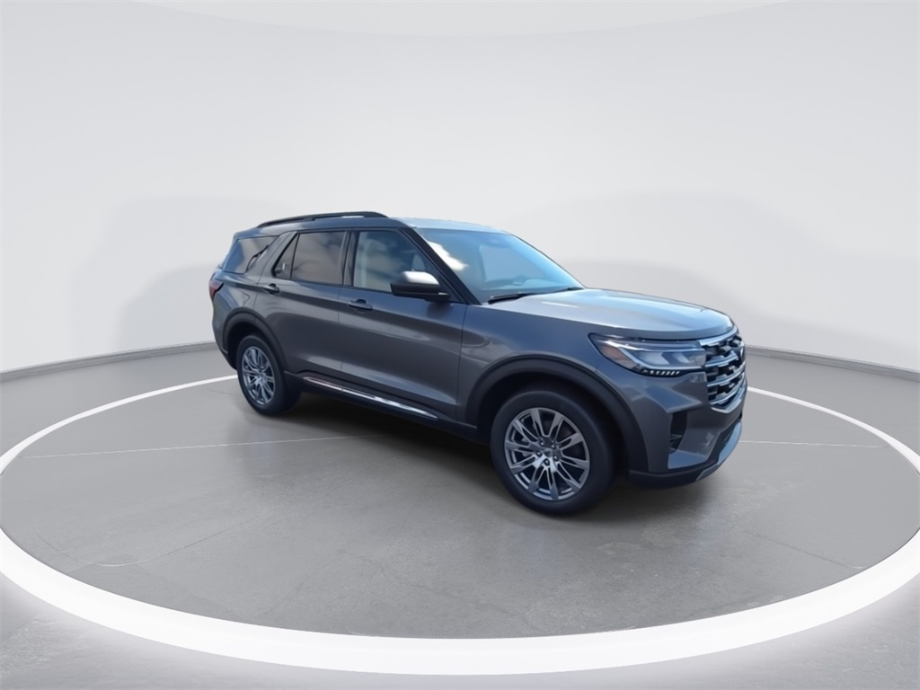 2025 Ford Explorer photo 2