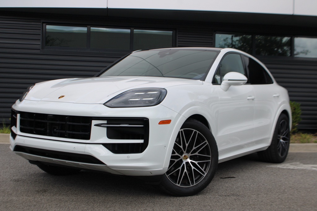 2024 Porsche Cayenne Coup Base's photo