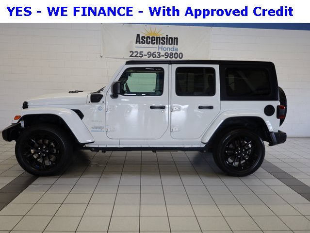 2023 Jeep Wrangler Sahara 4xe photo 3