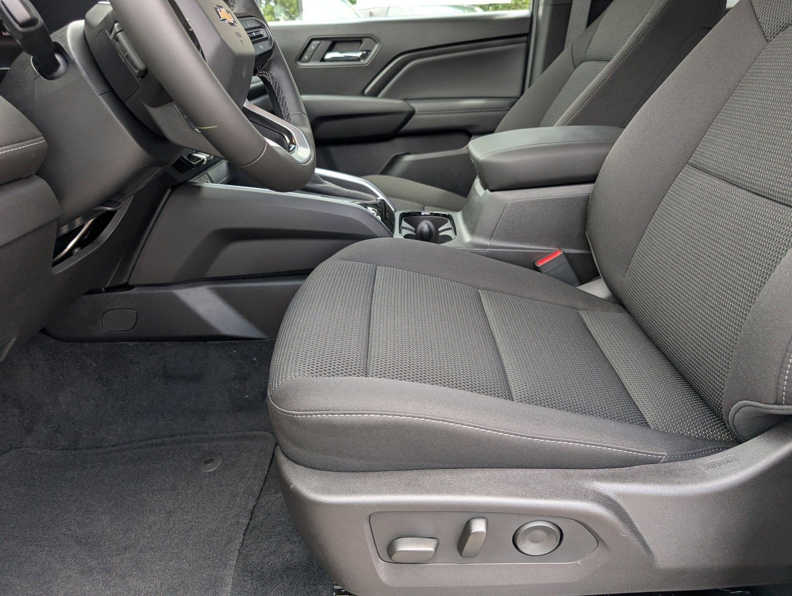 2026 Chevrolet Colorado LT photo 5