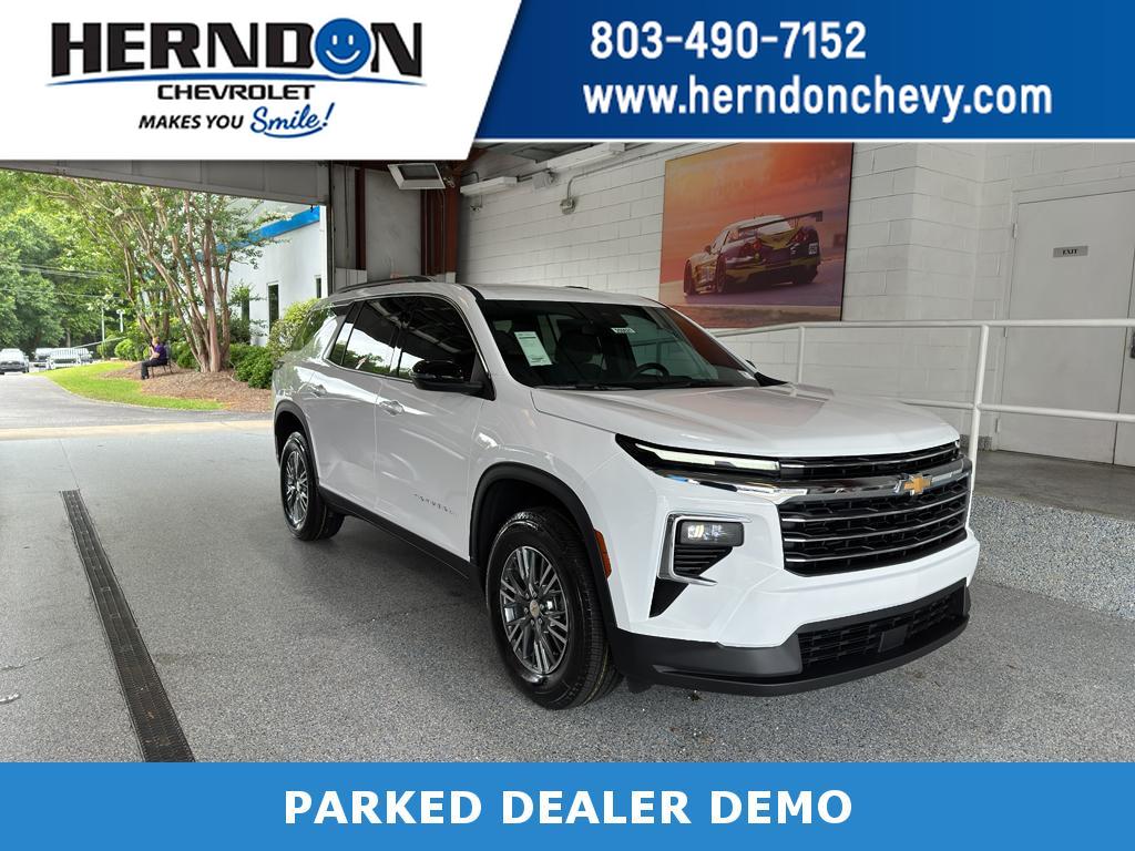 2025 Chevrolet Traverse LT's photo