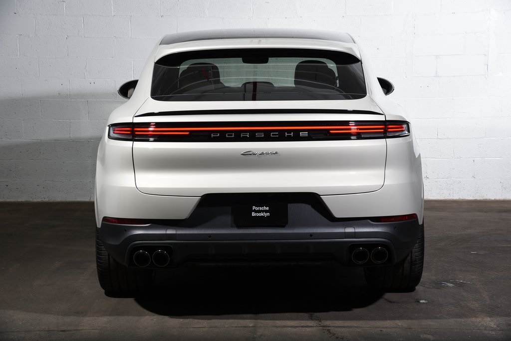 2025 Porsche Cayenne photo 5