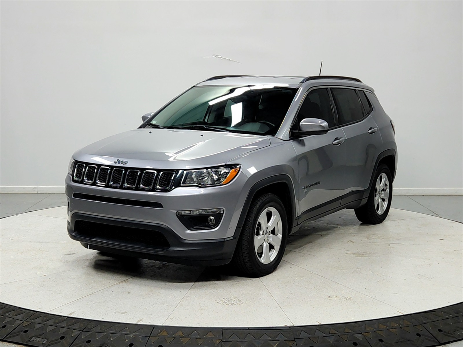 2018 Jeep Compass Latitude photo 3