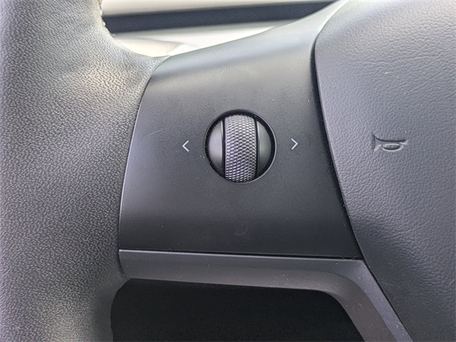 2024 Tesla Model Y Long Range photo 22