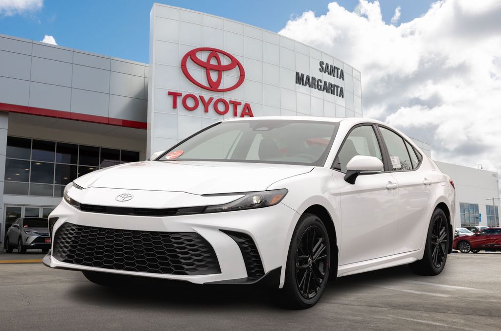 2026 Toyota Camry SE's photo