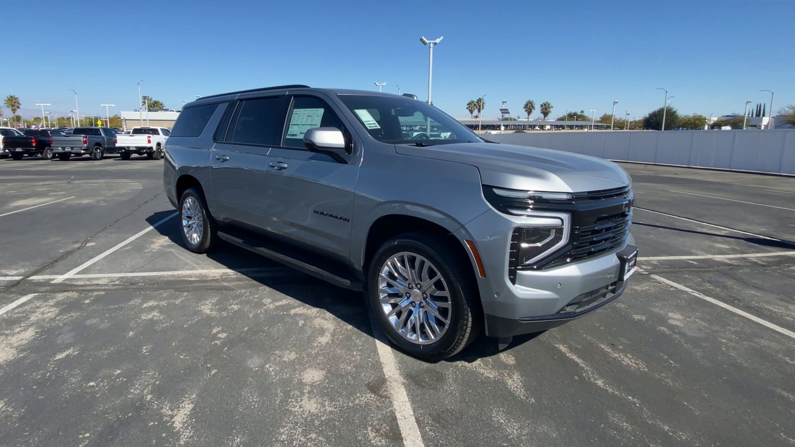 2025 Chevrolet Suburban RST photo 2