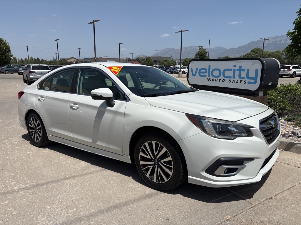 2018 Subaru Legacy Premium's photo