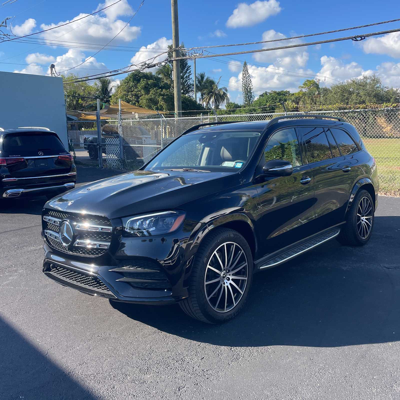 2023 Mercedes Benz GLS 580 4MATIC photo 2