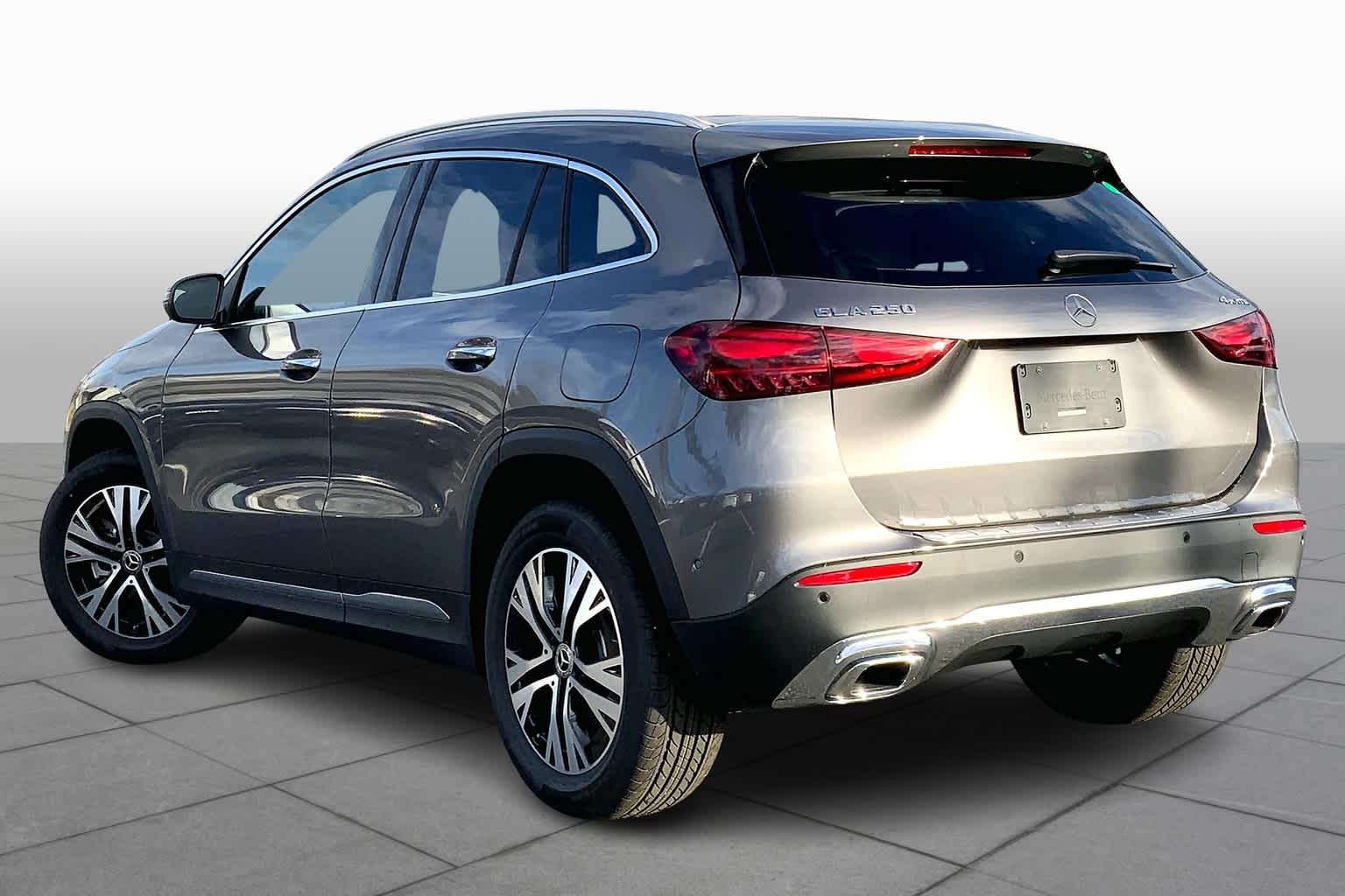 2025 Mercedes Benz GLA 250 4MATIC photo 4