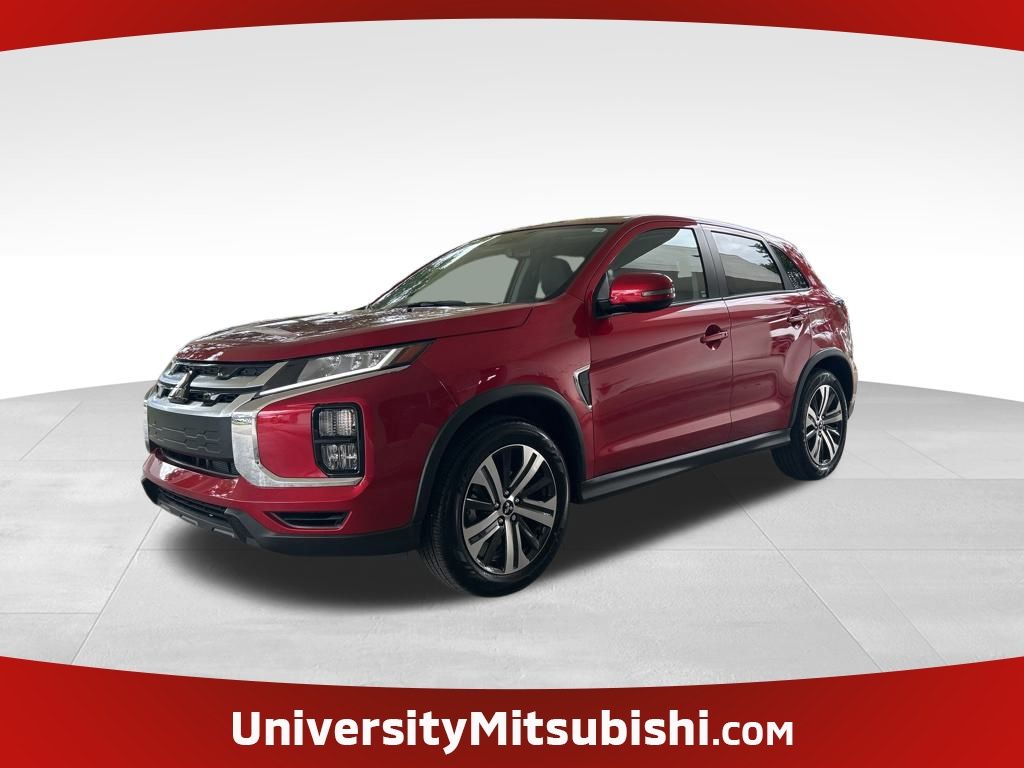 2025 Mitsubishi Outlander Sport SE's photo