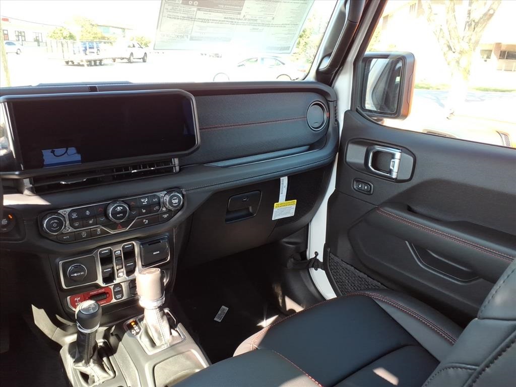 2025 Jeep Wrangler Rubicon X photo 12