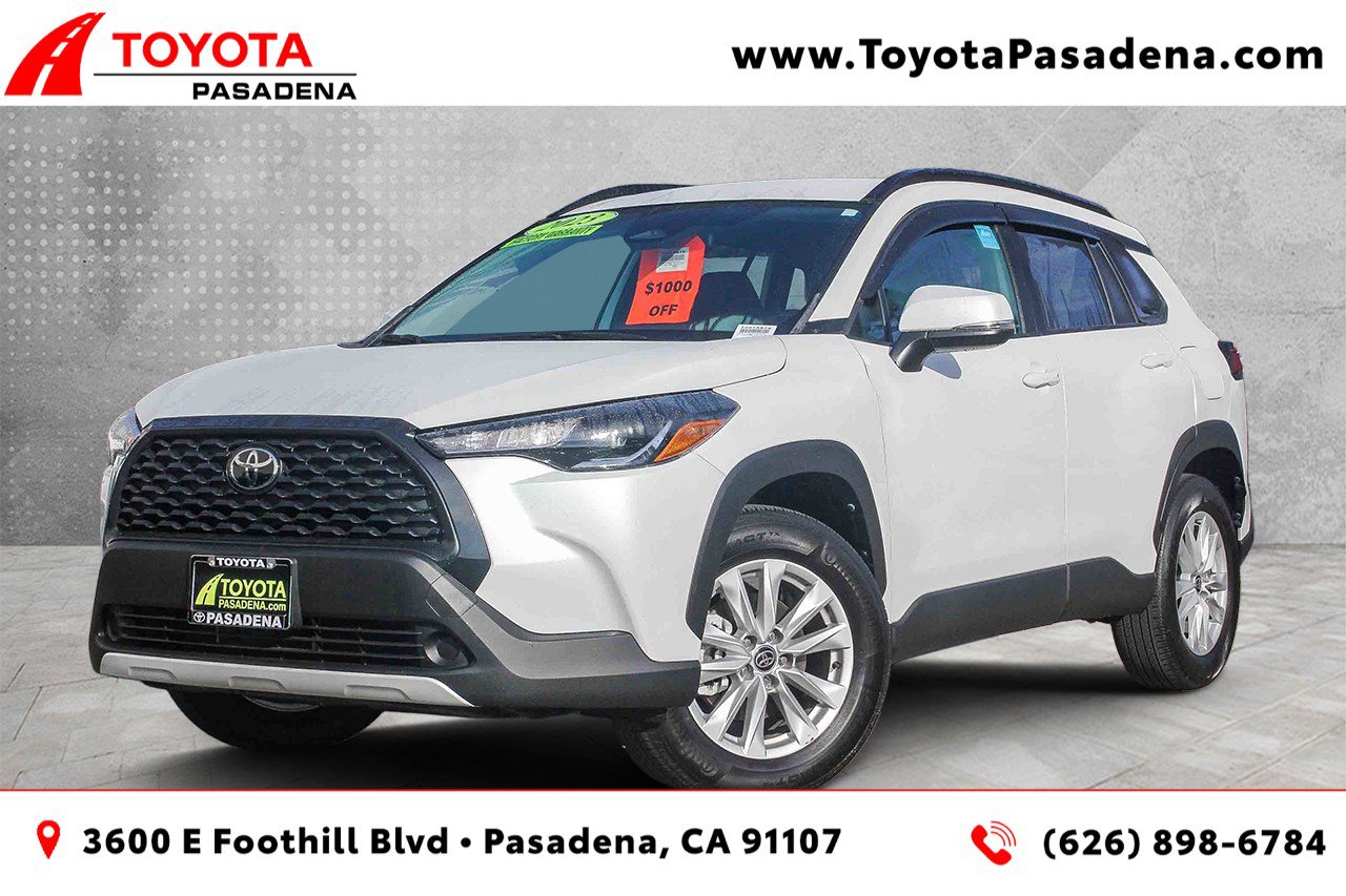 2023 Toyota Corolla Cross LE's photo