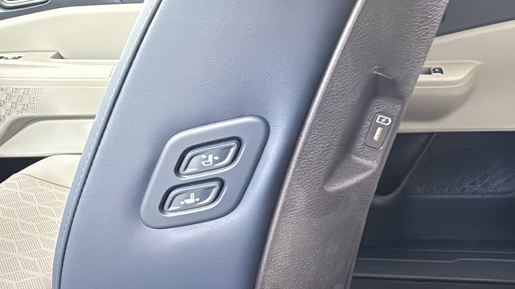 2026 Kia Carnival EX photo 39