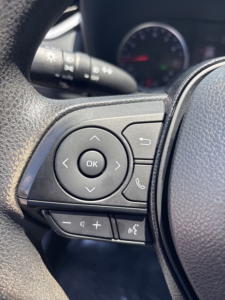 2021 Toyota RAV4 XLE photo 19