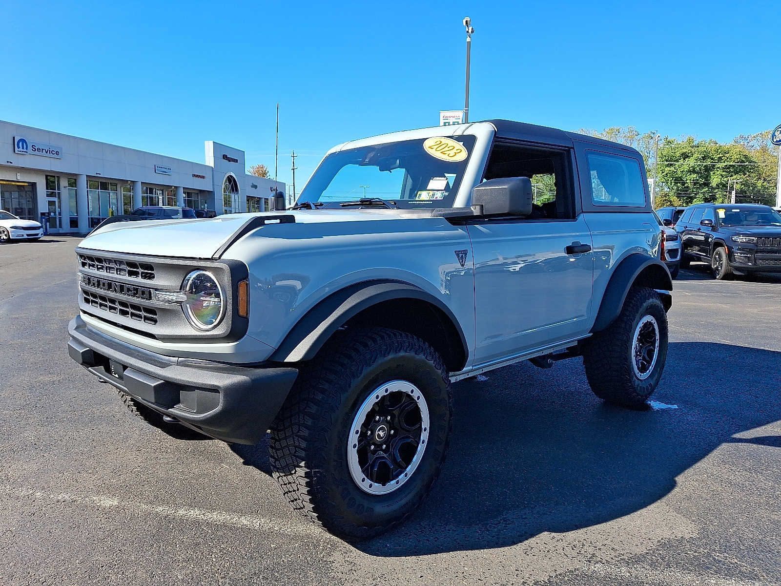 2023 Ford Bronco Base photo 3