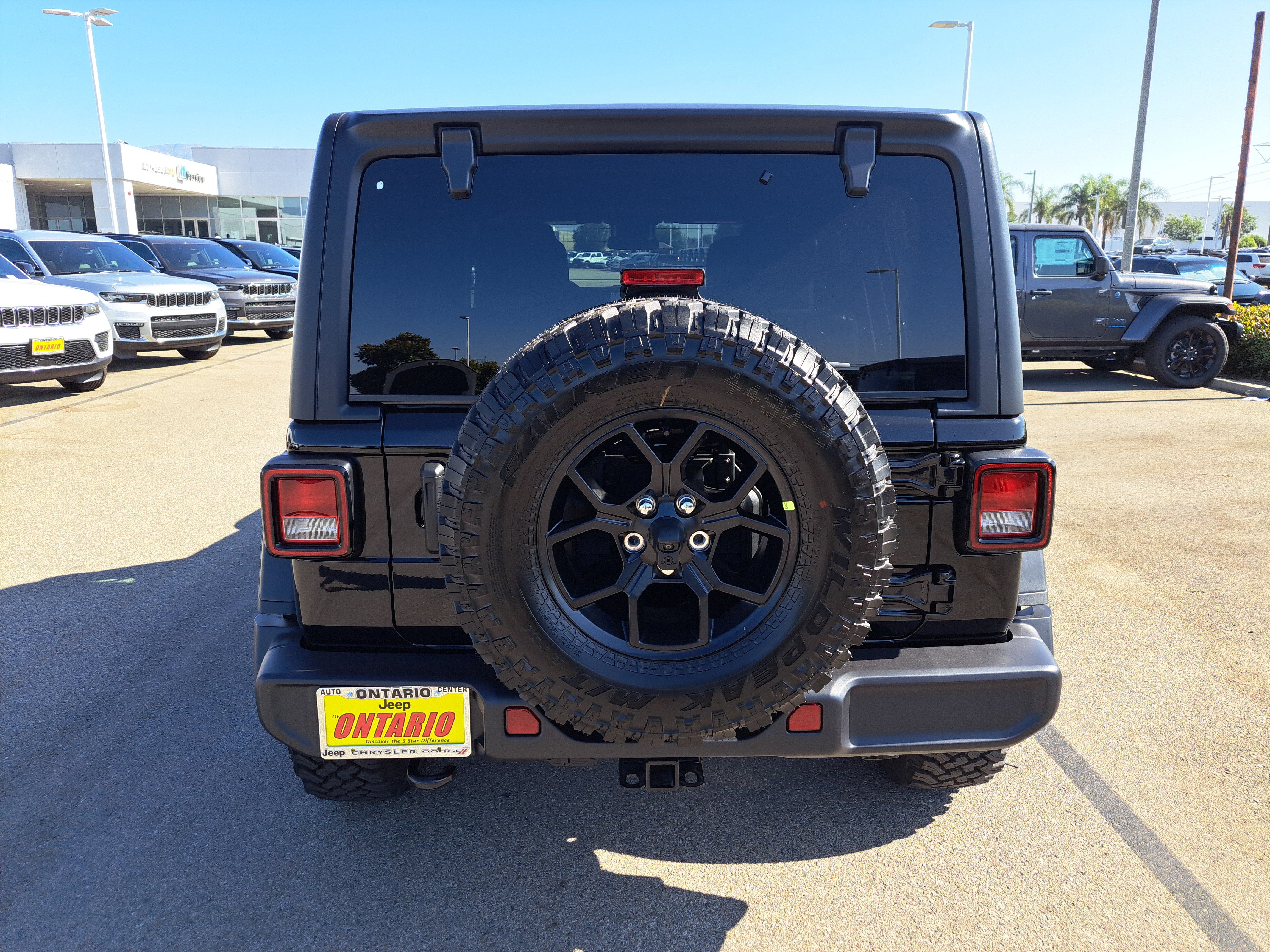 2025 Jeep Wrangler Willys photo 4