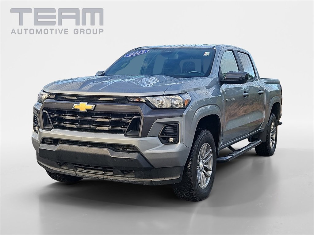 2023 Chevrolet Colorado LT photo 3