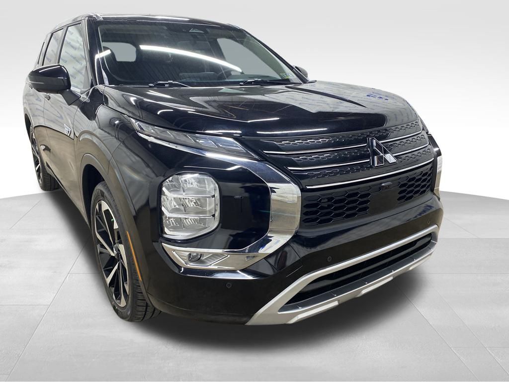 2024 Mitsubishi Outlander PHEV SE photo 2