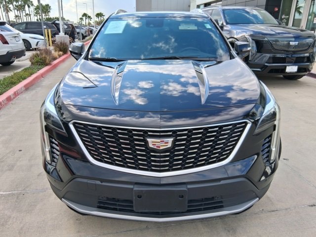2023 Cadillac XT4 Premium Luxury photo 2