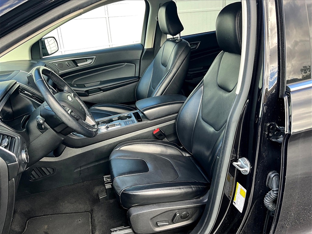 2022 Ford Edge Titanium photo 10