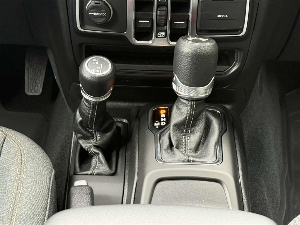 2025 Jeep Wrangler Sport S photo 20