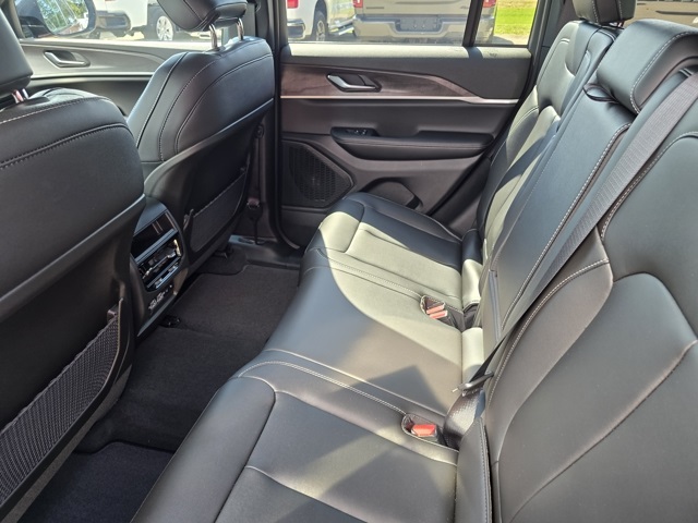 2025 Jeep Grand Cherokee Limited photo 20