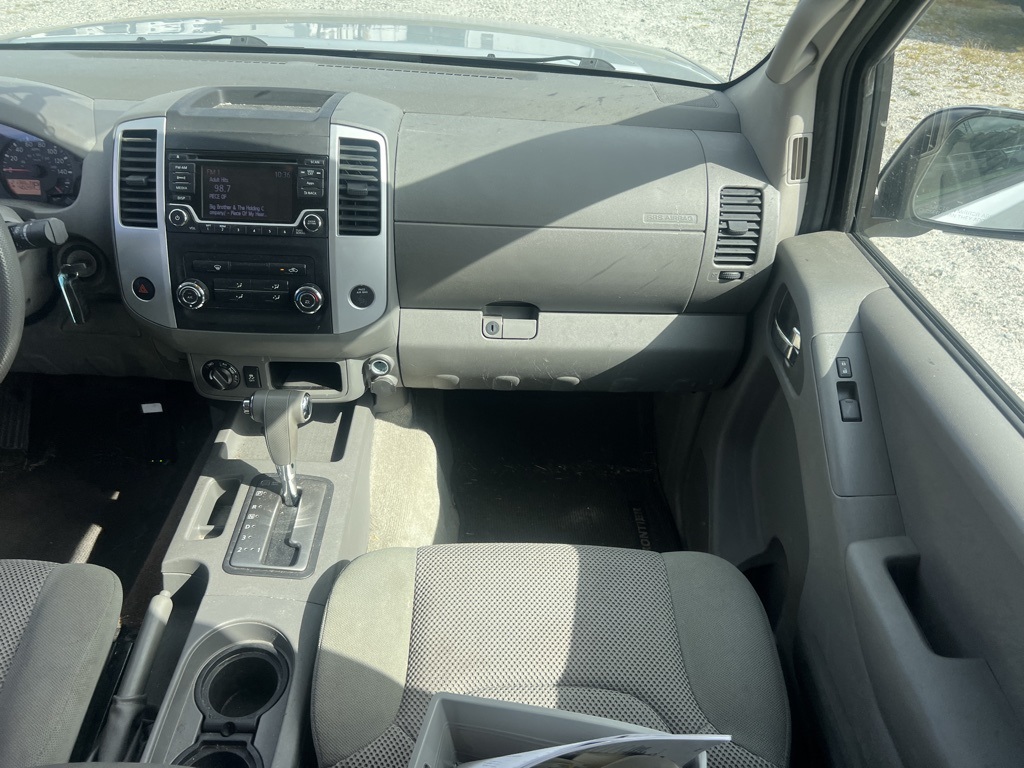 2015 Nissan Frontier SV photo 15