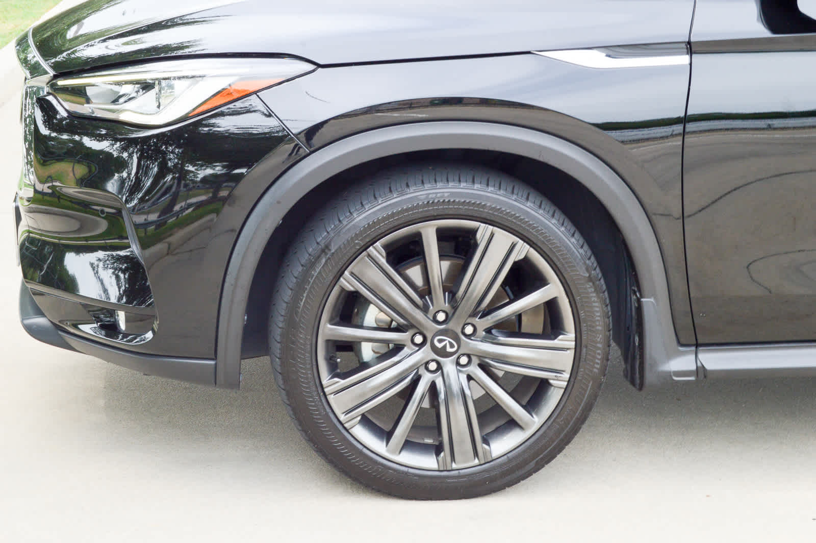 2022 Infiniti QX50 Essential photo 6