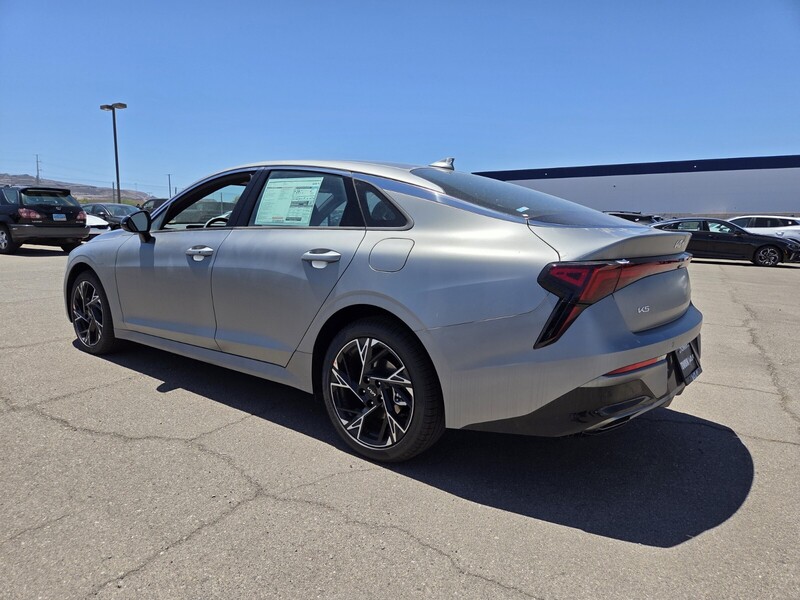 2026 Kia K5 GT-Line photo 4