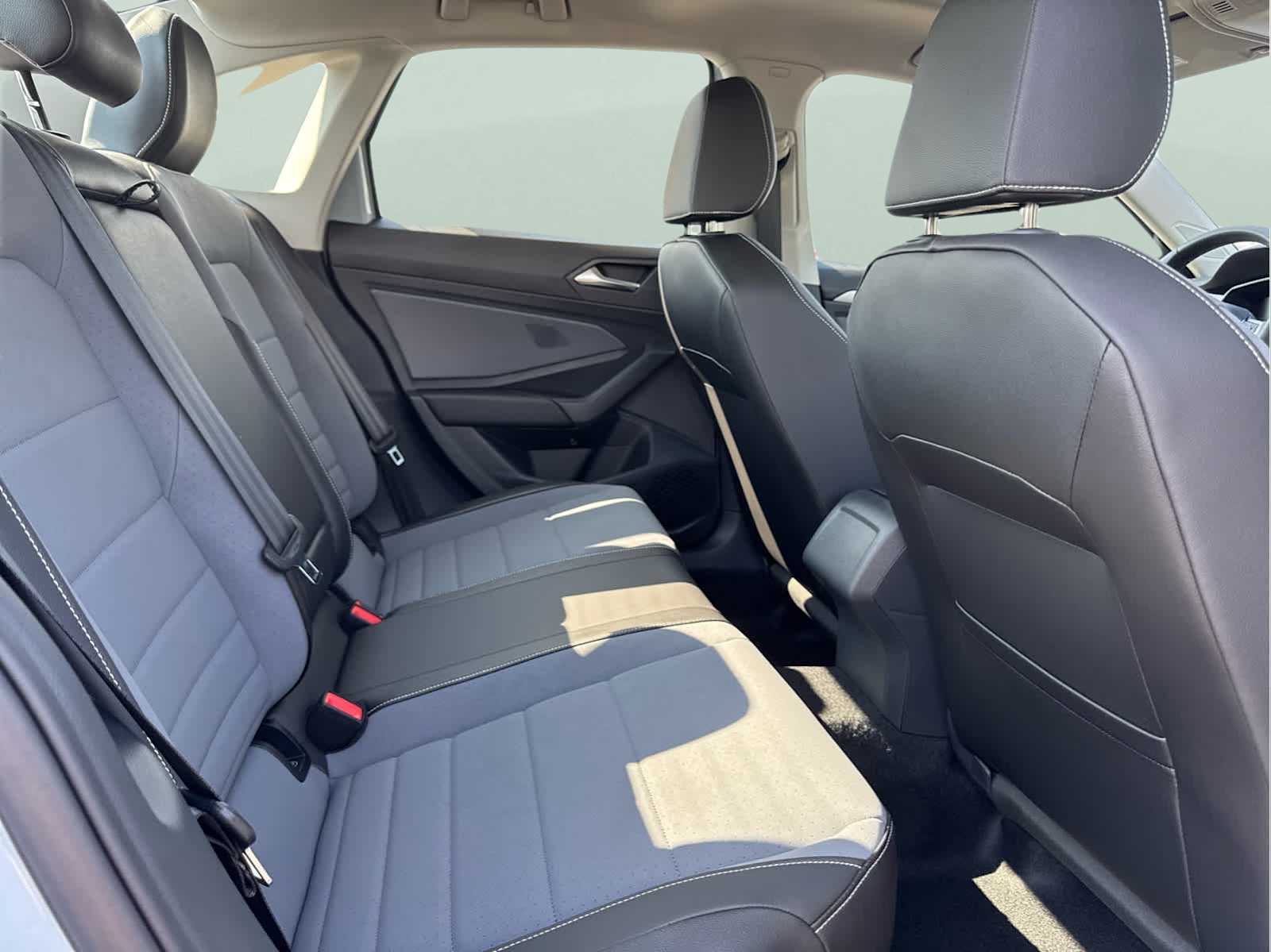 2025 Volkswagen Jetta SE photo 36