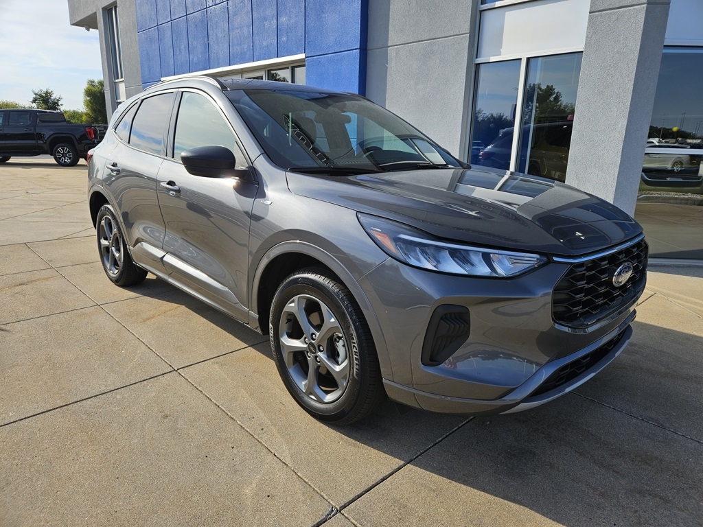 2024 Ford Escape ST-Line photo 4