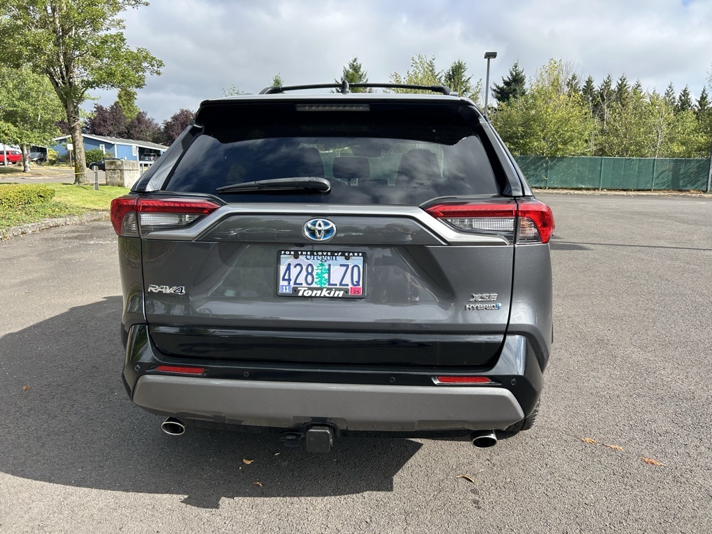 2020 Toyota RAV4 Hybrid XSE photo 7