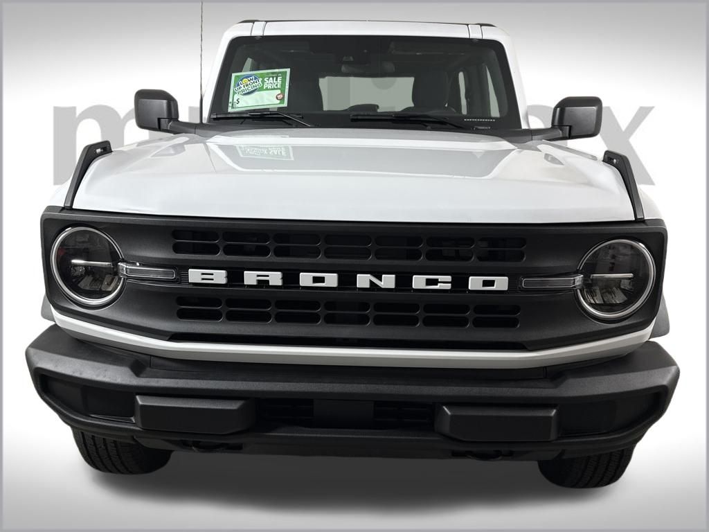 2025 Ford Bronco Base photo 11