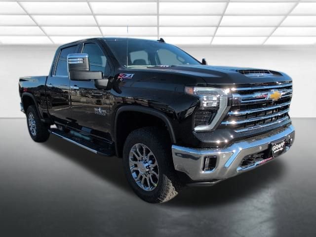 2026 Chevrolet Silverado 2500HD LTZ's photo