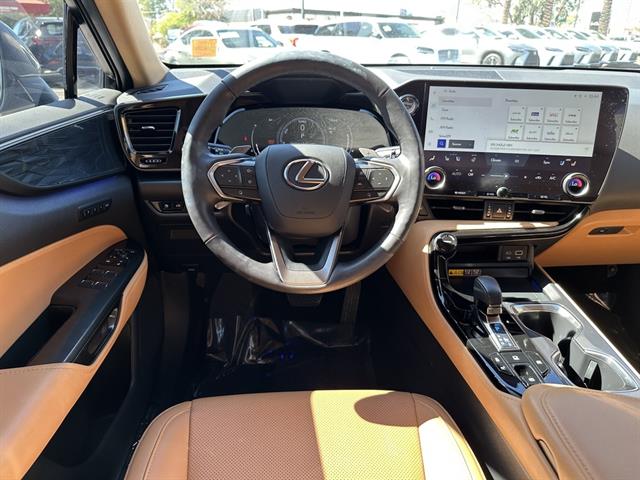 2025 Lexus NX 350h Premium photo 17