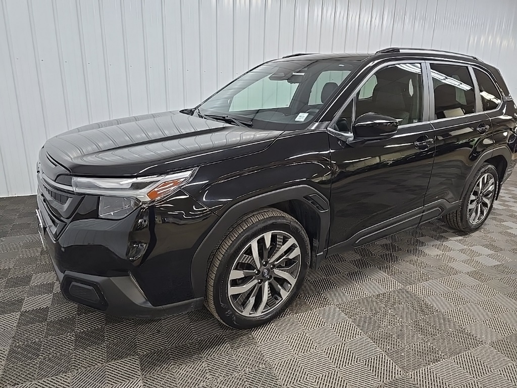 2025 Subaru Forester Touring photo 8