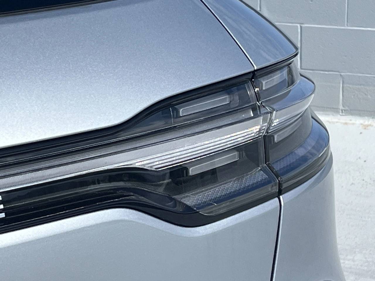 2025 Porsche Macan S photo 17