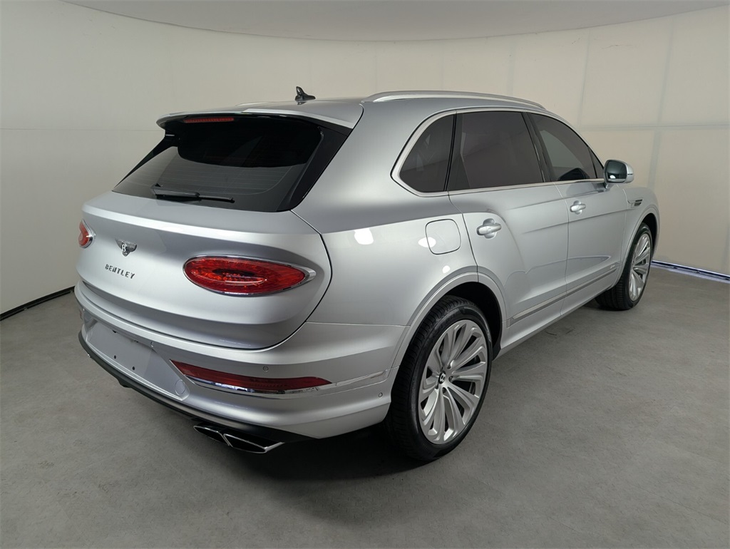 2023 Bentley Bentayga Azure photo 4