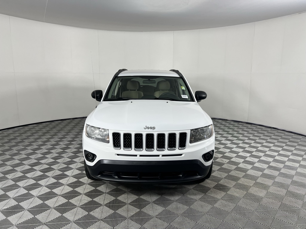 2014 Jeep Compass Sport photo 4