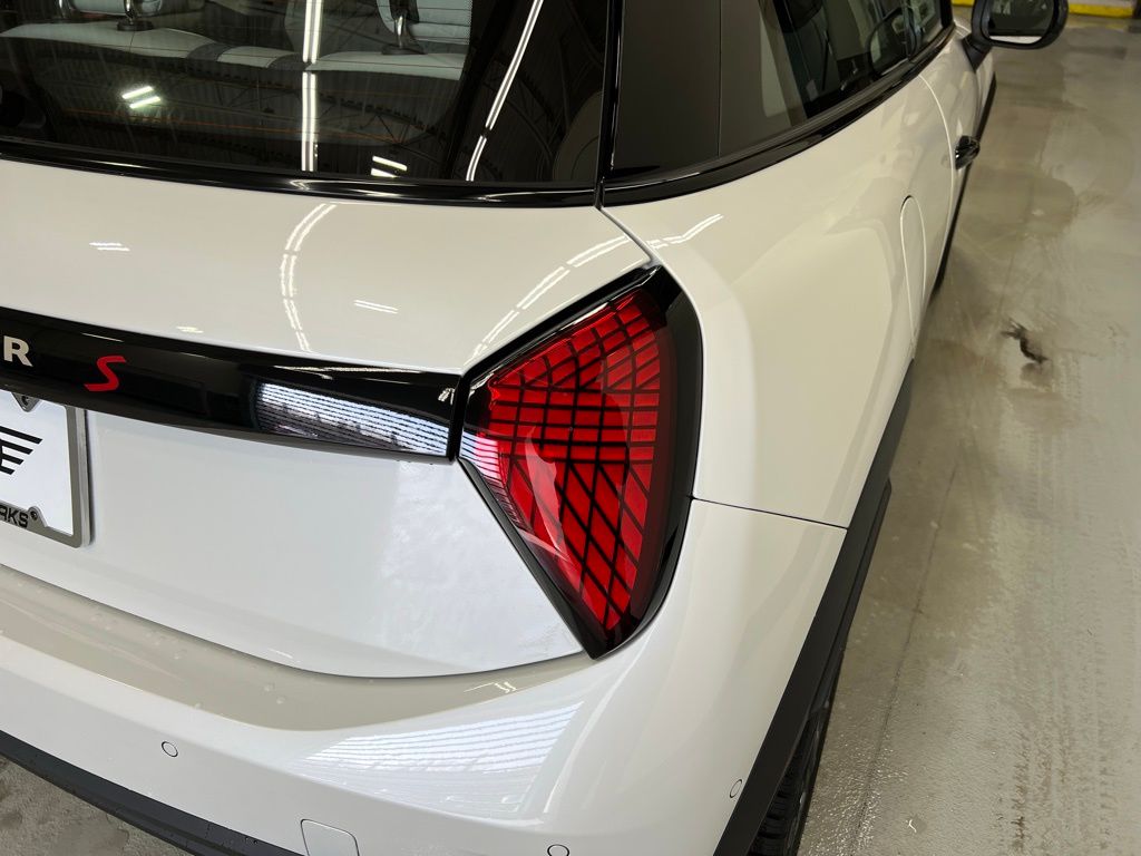 2025 Mini Cooper Hardtop S photo 4