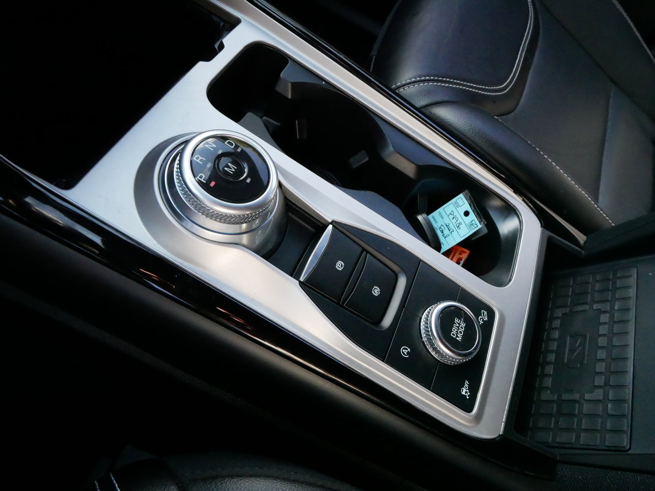 2023 Ford Explorer ST photo 23