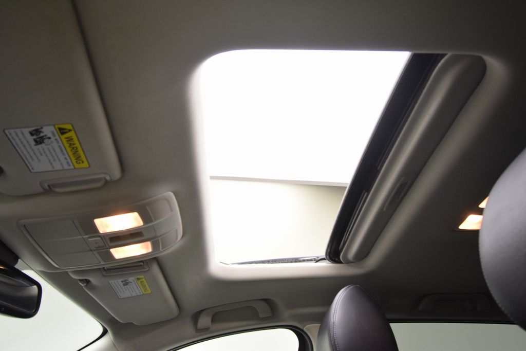 2023 Mazda CX-9 Touring photo 7