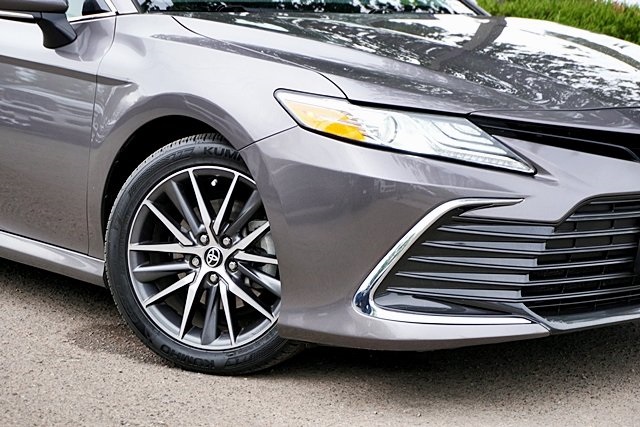 2023 Toyota Camry XLE photo 3