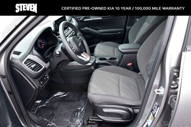 2023 Kia Seltos LX photo 9