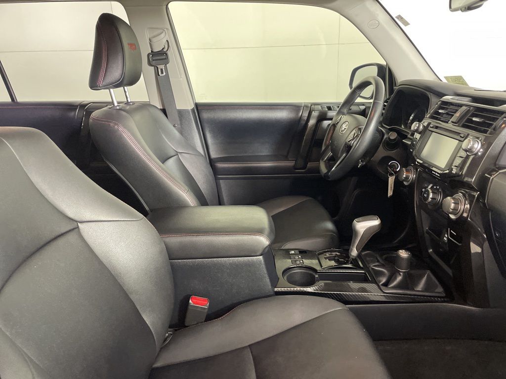 2019 Toyota 4Runner TRD Off-Road Premium photo 12