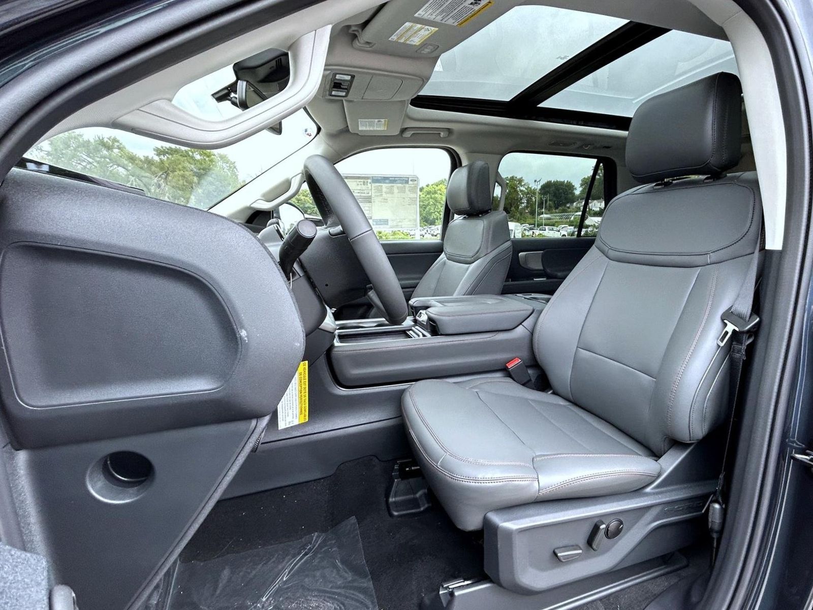 2025 Ford Expedition MAX photo 9