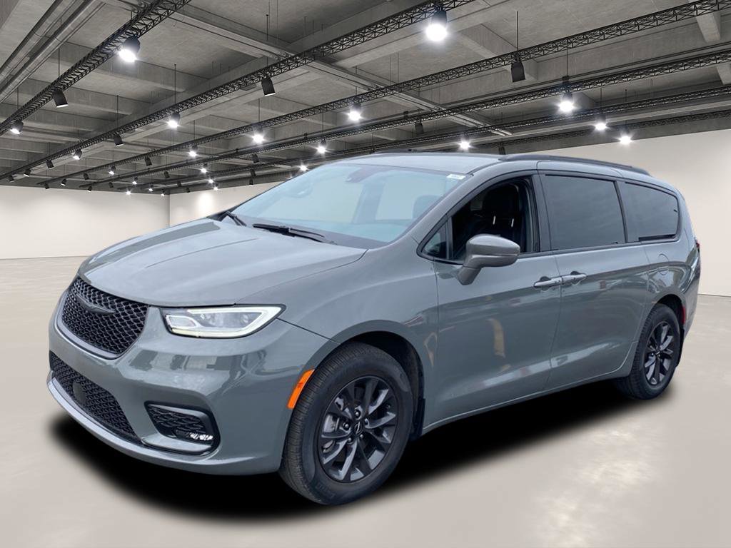2022 Chrysler Pacifica Touring L photo 3