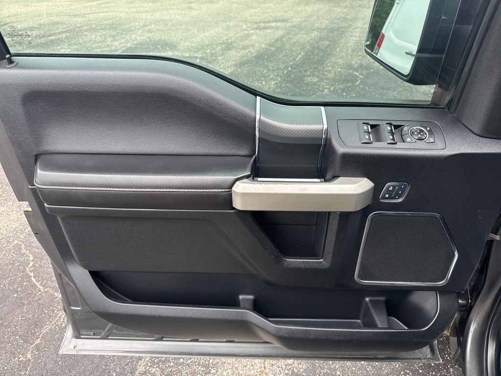 2018 Ford F-150 Lariat FX4 photo 28