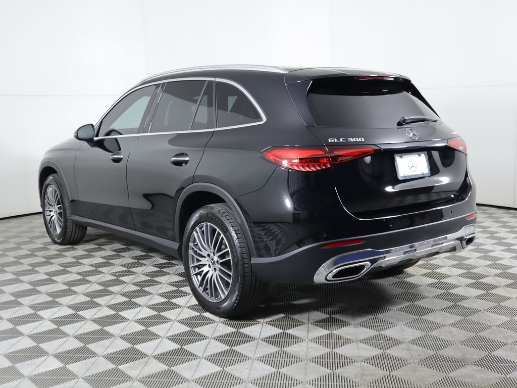 2024 Mercedes Benz GLC 300 4MATIC photo 4