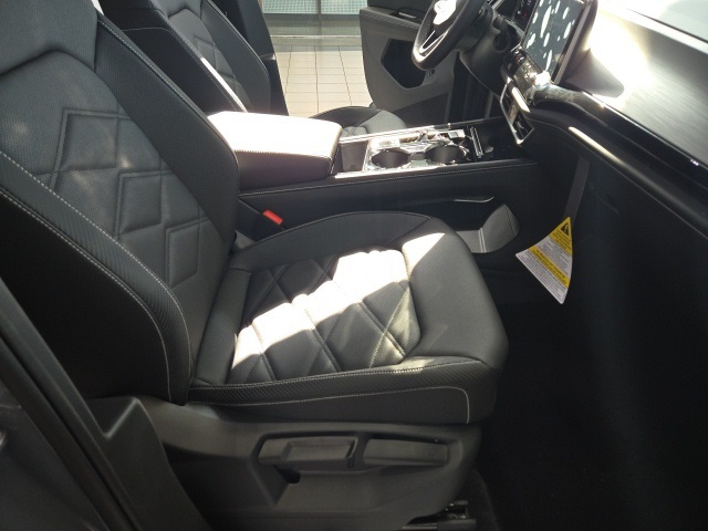 2025 Volkswagen Atlas Cross Sport SE Technology photo 14